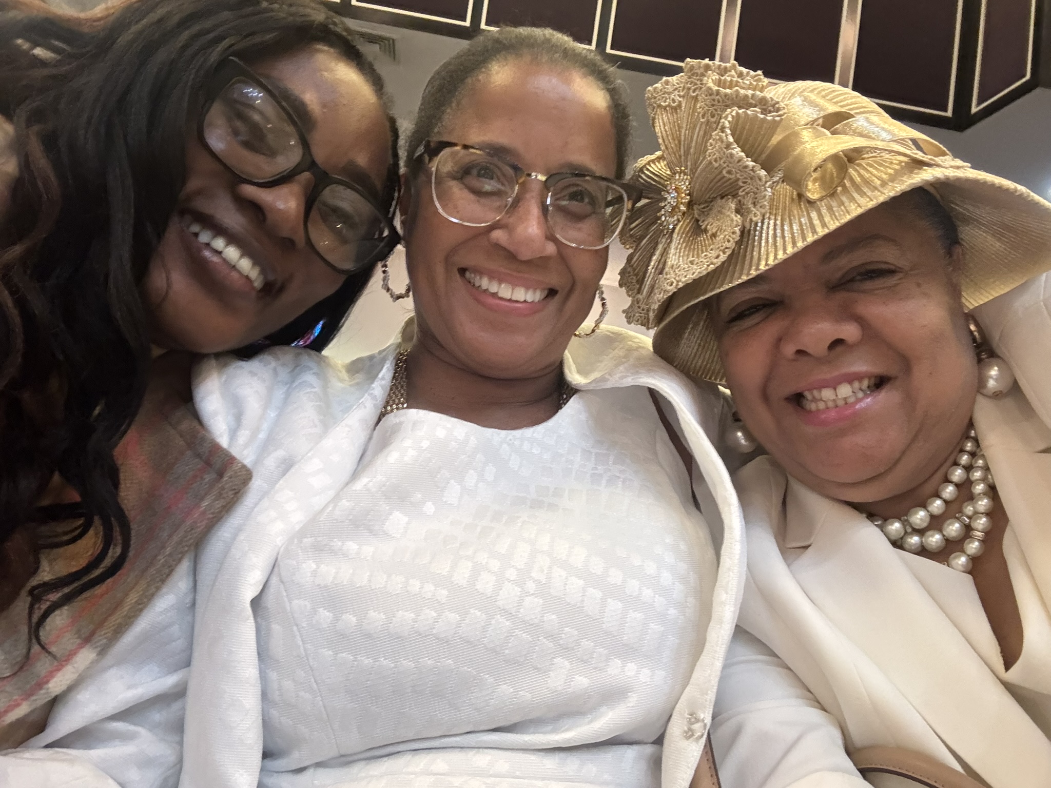 Curlis Durant, Vice President, Pam Weems, President, Min